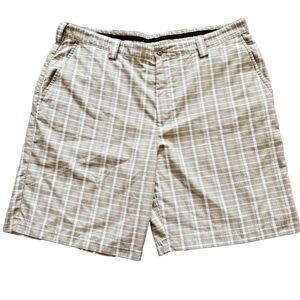 IZOD XFG Shorts Mens 38Tan Beige Plaid Performance Golf Flat Front Polyester
